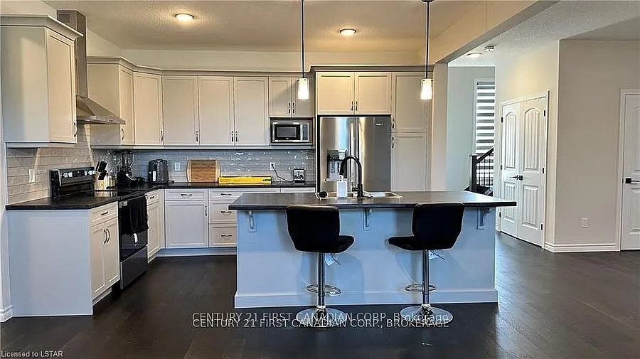 4 bed, $3,100 — Photo 3