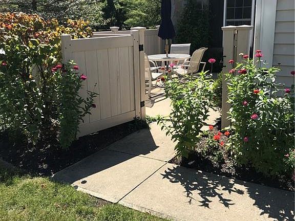 5th image of 301 Cutler Ln