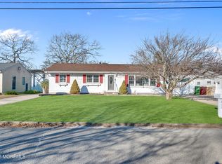 215 Lakewood Avenue, Bayville, NJ 08721