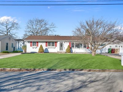 215 Lakewood Avenue, Bayville, NJ, 08721