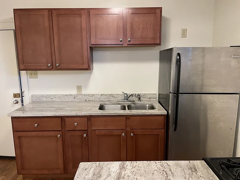 St. Clair Apartments — Photo 14