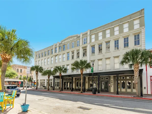 2207 Post Office St APT 420, Galveston, TX 77550