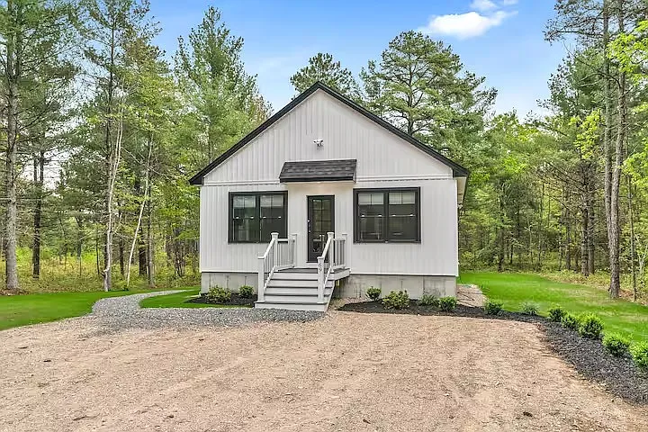 69 Bernier Ln