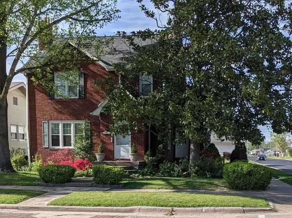 2004 Wall St, Murphysboro, IL 62966