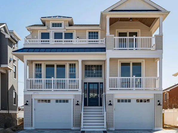 324 3rd St, Beach Haven, NJ 08008