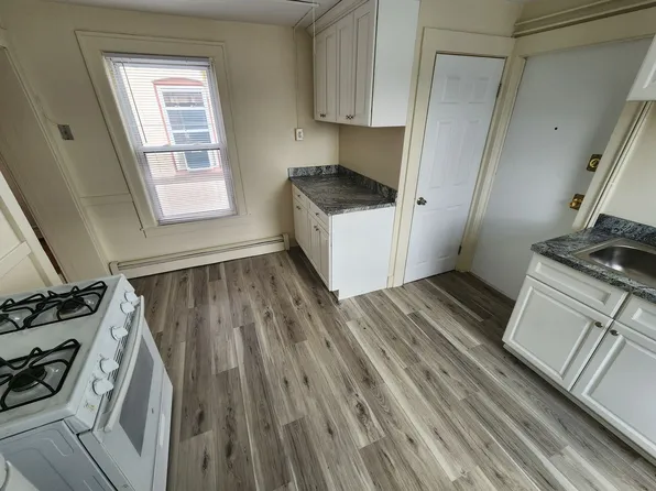 21-23 Summer St, 21-23 Summer St #3R-21S-3, Westfield, MA 01085