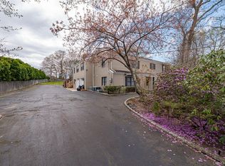 114 Randall Rd, Shoreham, NY 11786