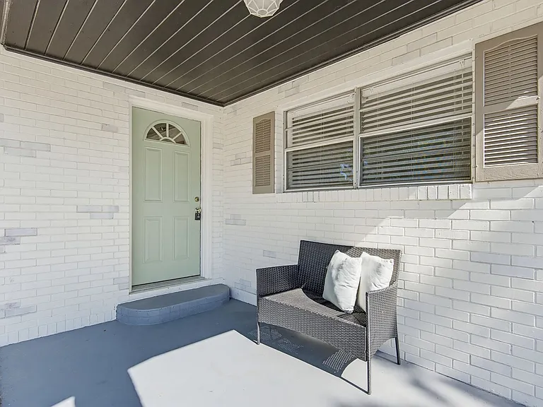 1095 Texas Pkwy — Photo 7