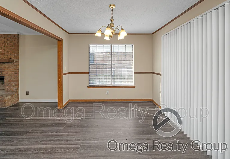 5827 Darien Dr — Photo 13