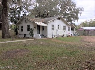 330 Pine St, Crescent City, FL 32112