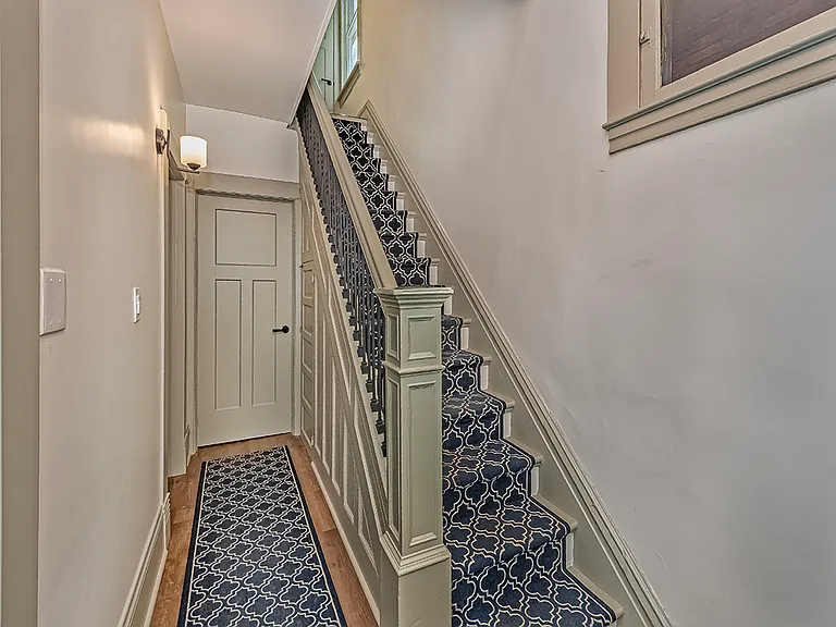 1136 N Euclid Ave #1 — Photo 5