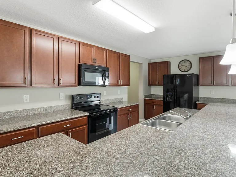 4602 Harvest Row Ln — Photo 6