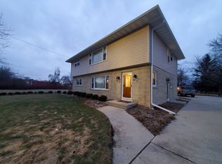 226 Steeplechase Dr, Racine, WI 53402