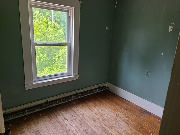 3rd image of 58 Merriam Rd