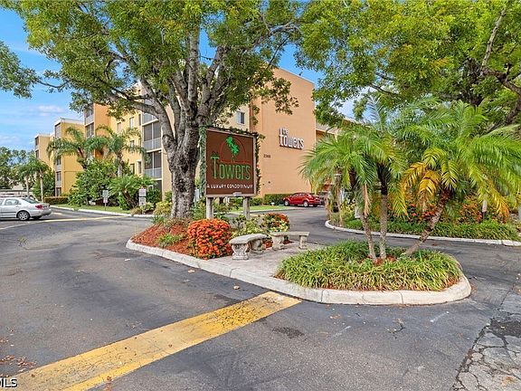 4th image of 2366 E Mall Dr APT 213