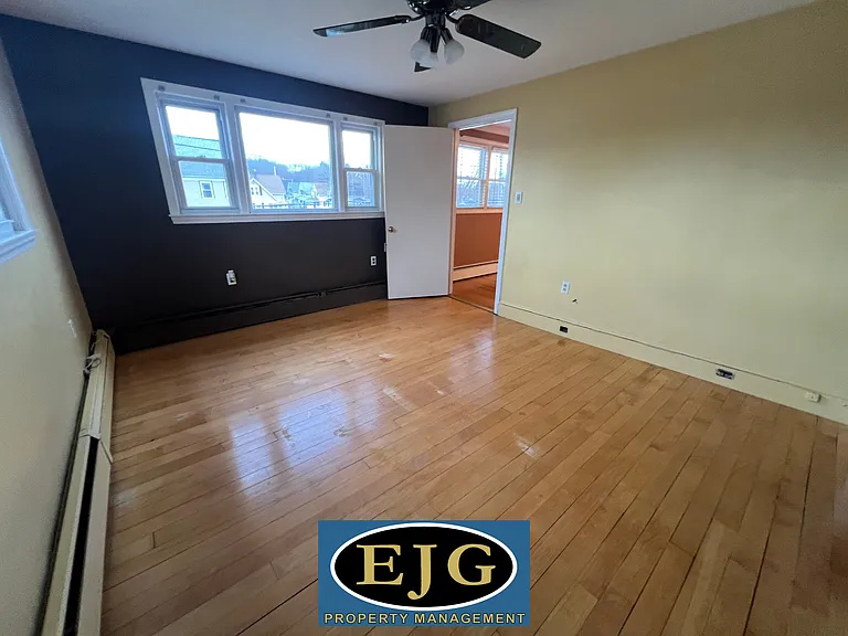 163 Pleasant St #2 — Photo 19