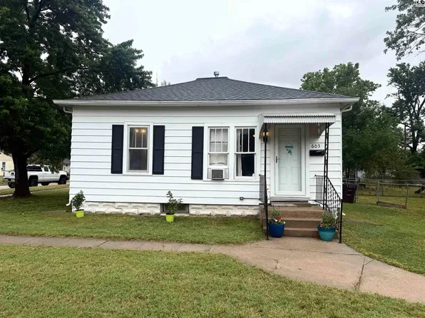 603 E 1st St, McPherson, KS 67460