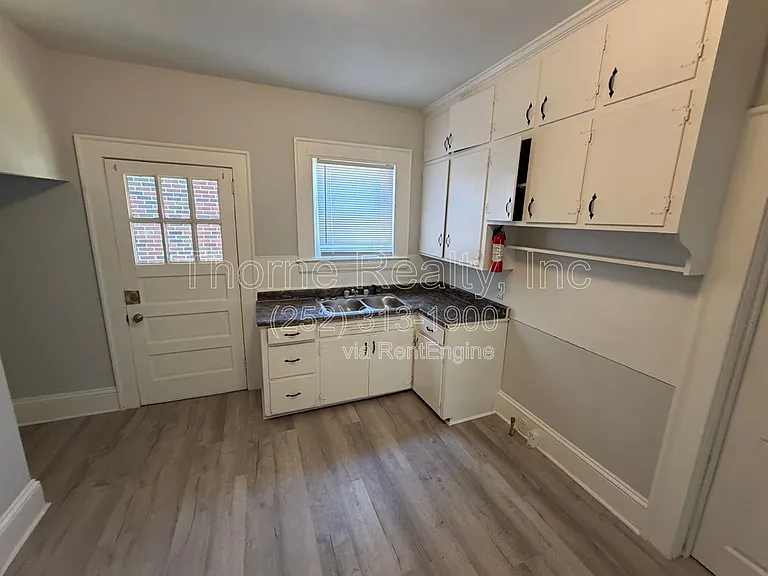 821 Marigold St — Photo 11