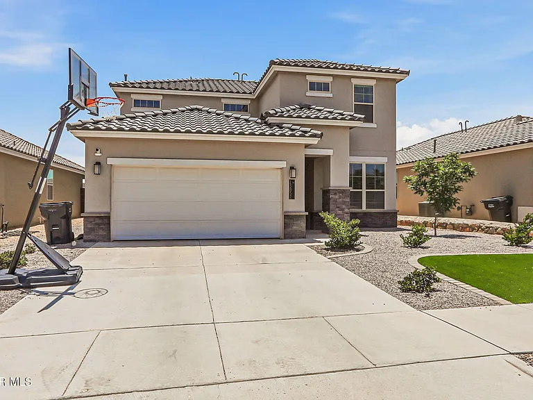 13852 Paseo De La Luna Ave — Photo 2