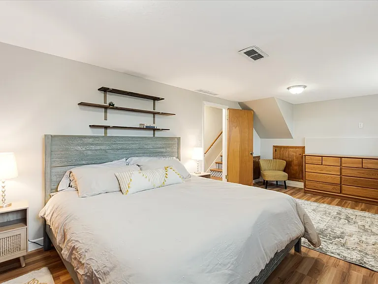 6935 SW Taylors Ferry Rd — Photo 32