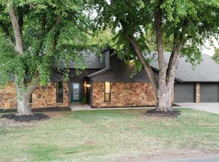 606 N Country Club Ter, Mustang, OK 73064