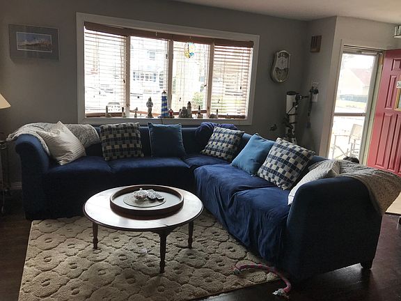 3rd image of 106 Gladstone Ave