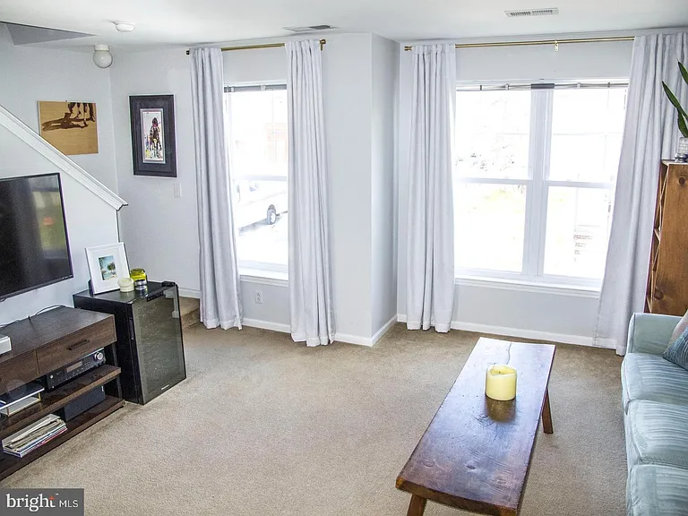 1301 N Marshall St — Photo 7
