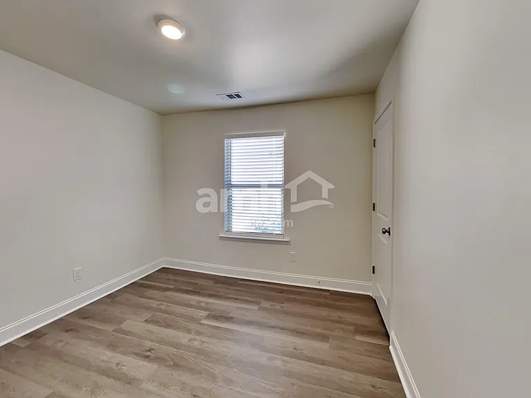 2444 Beal St — Photo 17
