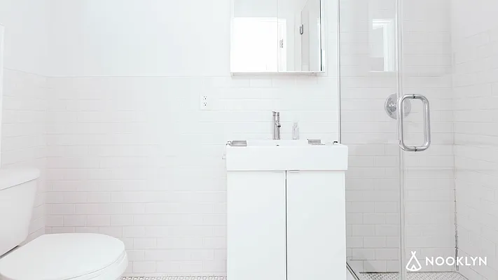 Rented by Nooklyn NYC LLC | media 9