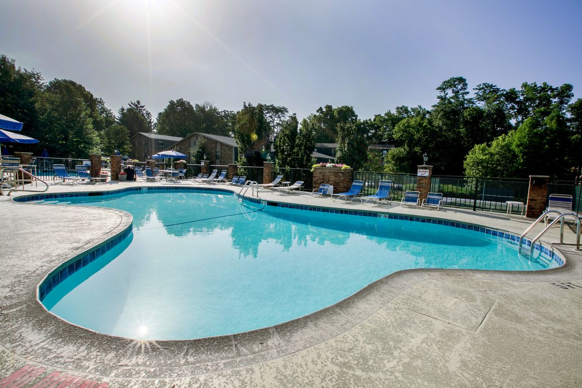 Gettysburg Square Apartments pool