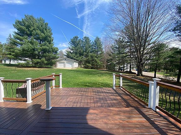 Deck and 24x40 garage.