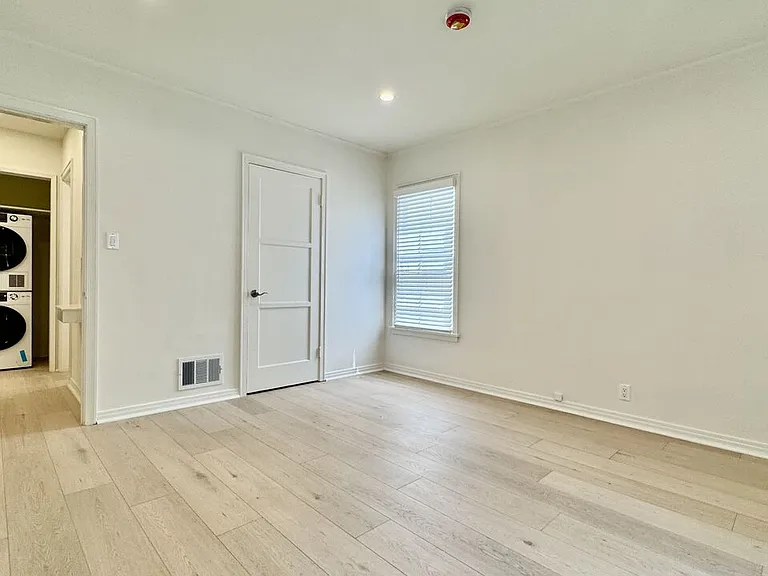 408 1/2 S Spalding Dr — Photo 40