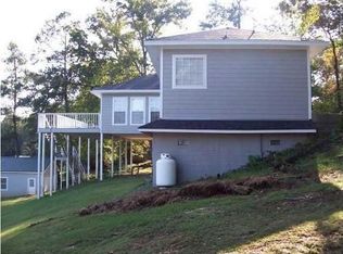 421 Mimosa Rd, Deatsville, AL 36022