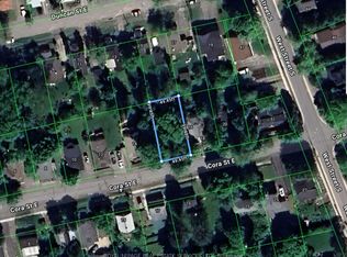 16 Cora St E, Huntsville, ON P1H 1T5