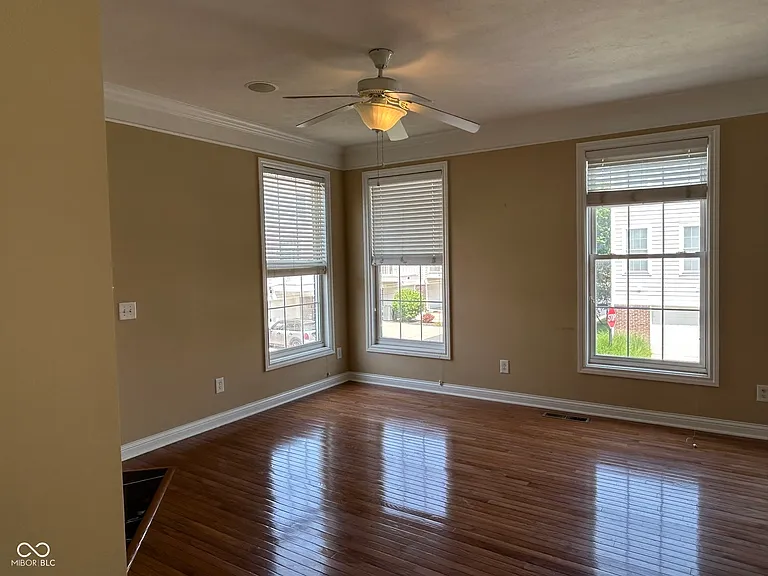 8645 Meridian Square Dr — Photo 9