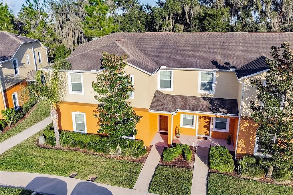 3 bed, 2.5 bath, 1713 sqft, $1,900 — Photo 1