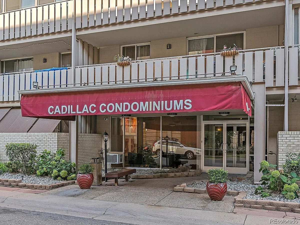 Building Photo - 1111 N Ash St #307