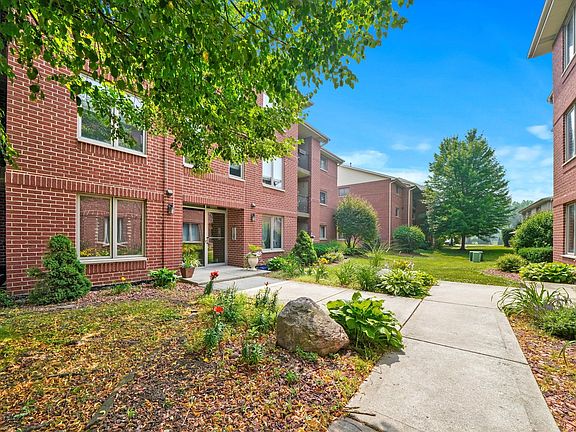 5th image of 11110 E Cove Cir Unit 1B