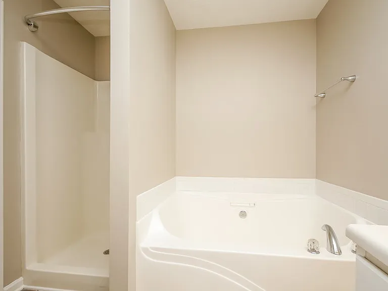 100 Saint Ann Cir — Photo 13