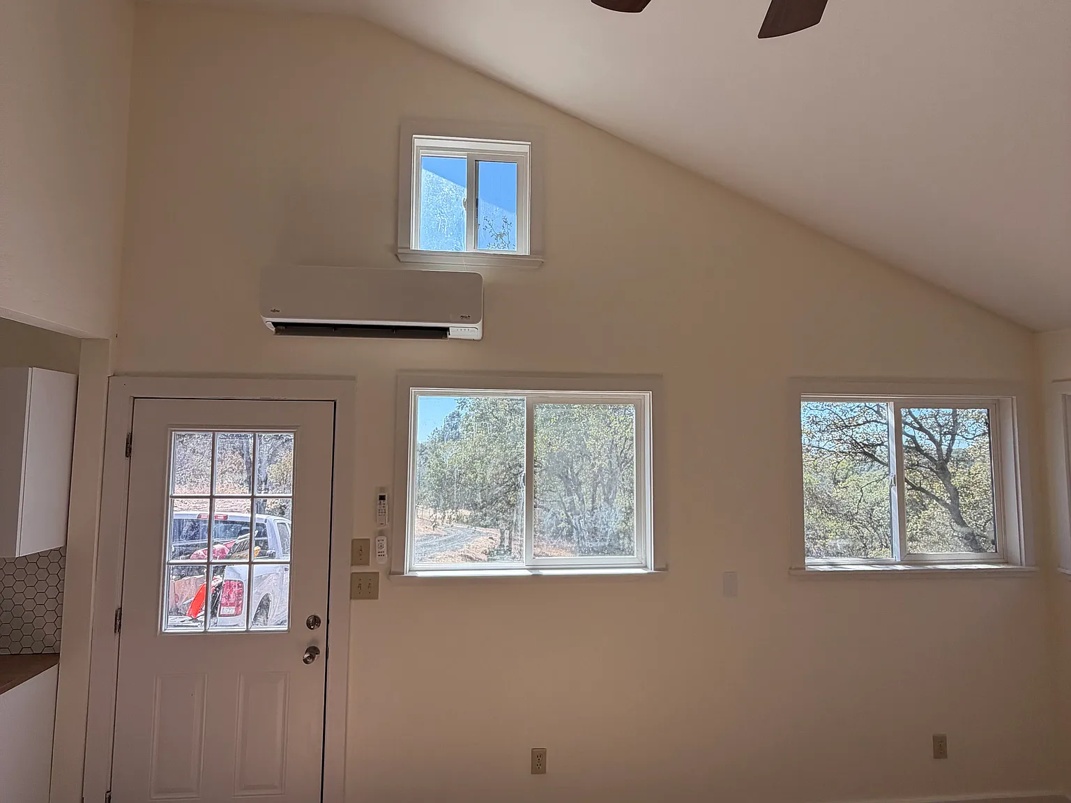 1 bed, 576 sqft, $1,700 — Photo 2