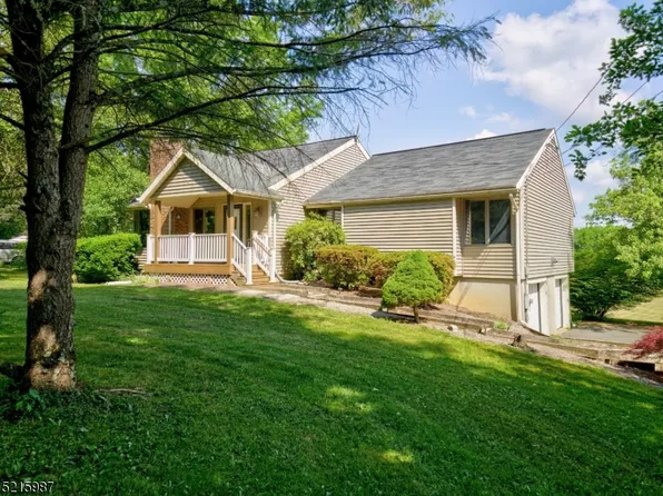 30 Valley Rd, Hampton Boro, NJ 08827