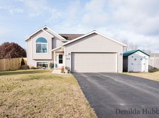 610 Birch Run St, Howard City, MI 49329