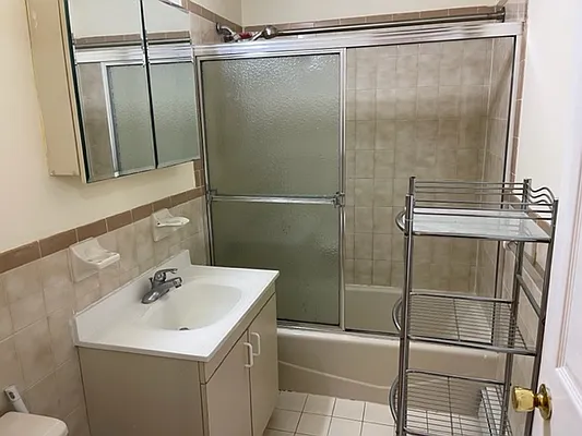 Rented by 18 REALTY | media 23