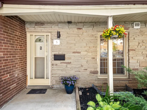 5 Arbour Glen Cres, London, ON N5Y 1Z9