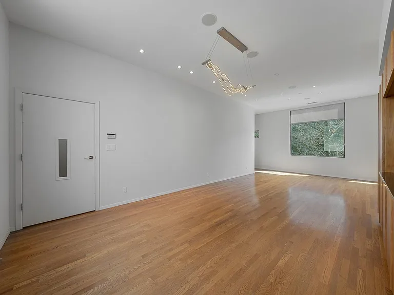 4001 Bowser Ave #B — Photo 8