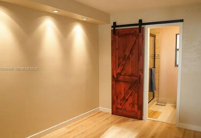 400 Valencia Ave #0 — Photo 2