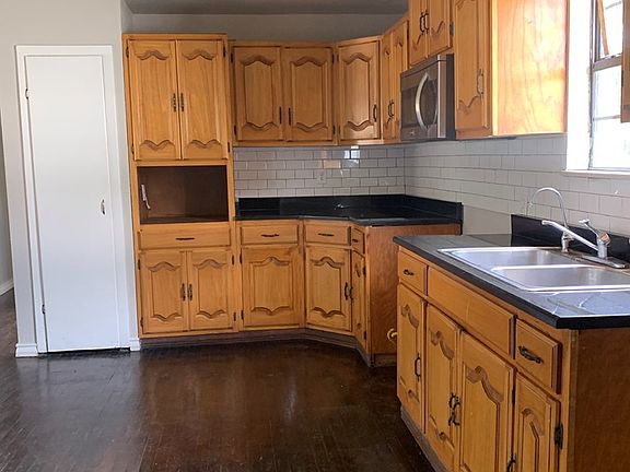 5th image of 802 W 20th St