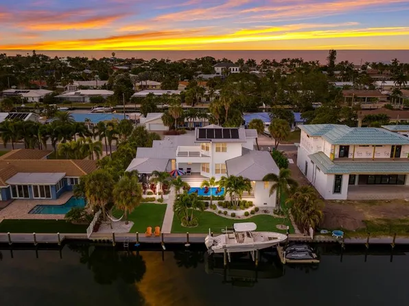 614 Dundee Ln, Holmes Beach, FL 34217