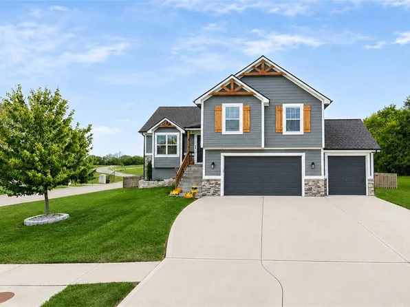 1901 Verbena Ave, Greenwood, MO 64034