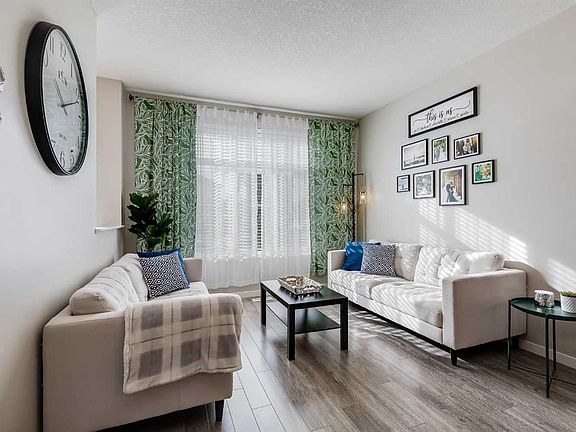 4th image of 20 S Copperpond Rise SE